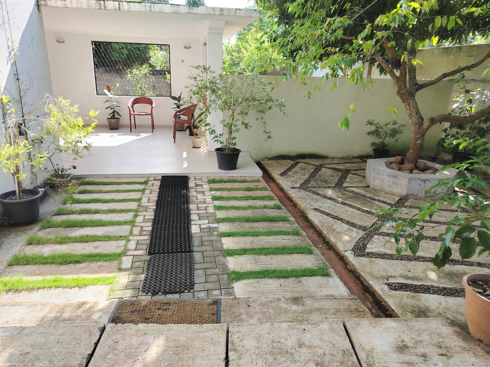 Prestiva Stay Anuradhapura Esterno foto